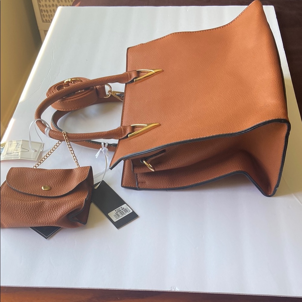 Luxurious Brown Leather Tote with Matching Pouch